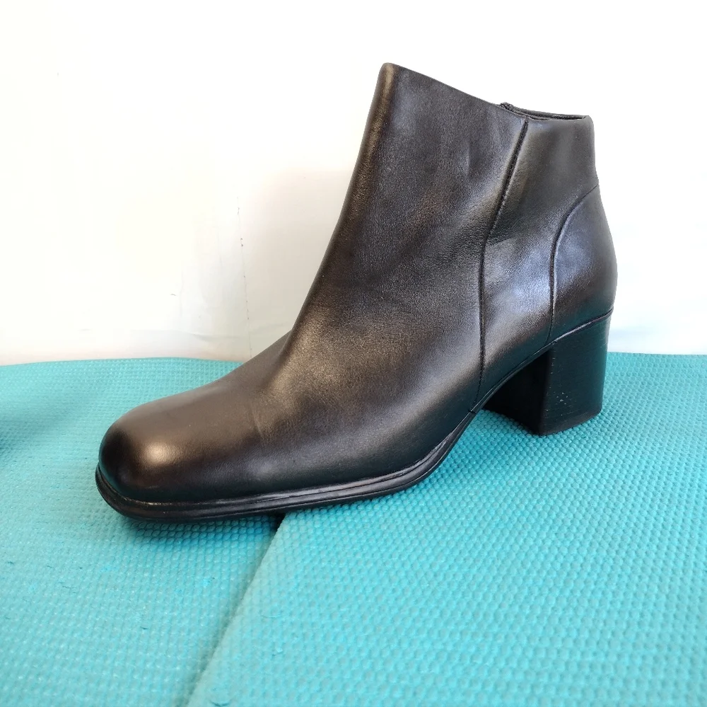 Vintage Thom McAn Women's Leather Ankle Boots Black 9.5W